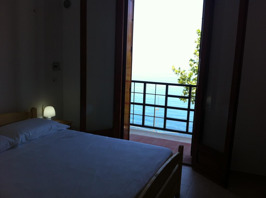 Marco Polo Casa Vacanze Pollina Værelse billede